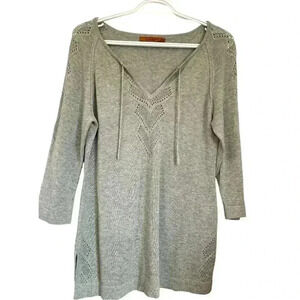 Bellini delicate knit sweater with 3/4 sleeves and v  neck